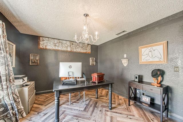 6635 N West Avenue, Fresno, CA 93711