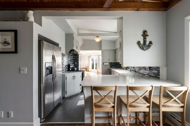 31 Hudson St, New Bedford, MA 02744
