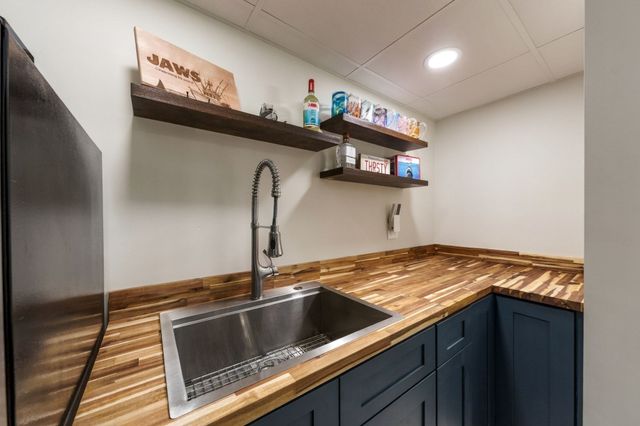 31 Hudson St, New Bedford, MA 02744