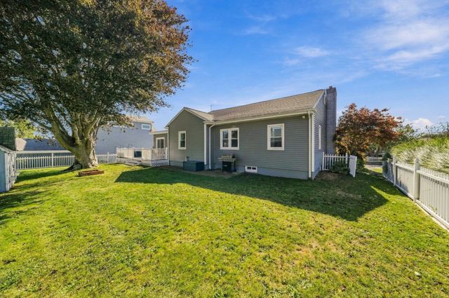 31 Hudson St, New Bedford, MA 02744
