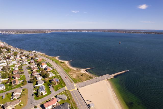 31 Hudson St, New Bedford, MA 02744