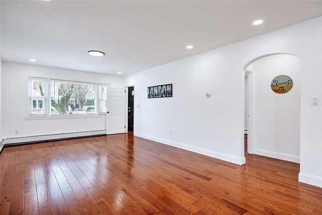 46 Hopewell Avenue, Cranston, RI 02920