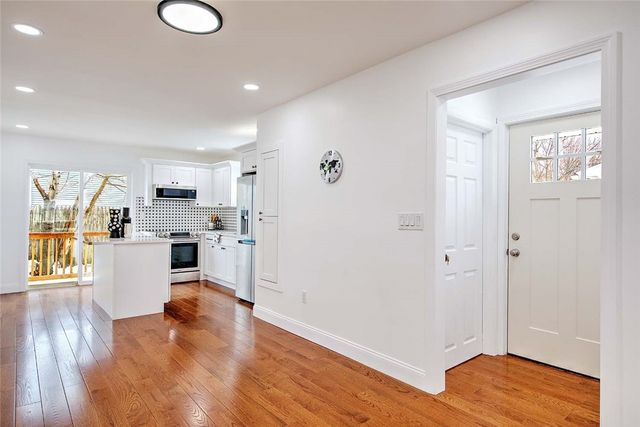 46 Hopewell Avenue, Cranston, RI 02920