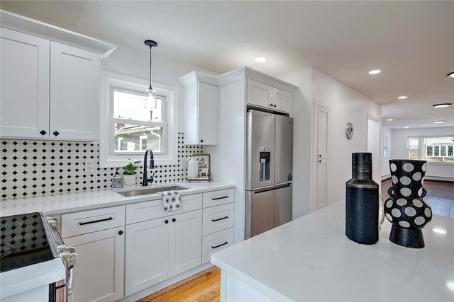 46 Hopewell Avenue, Cranston, RI 02920