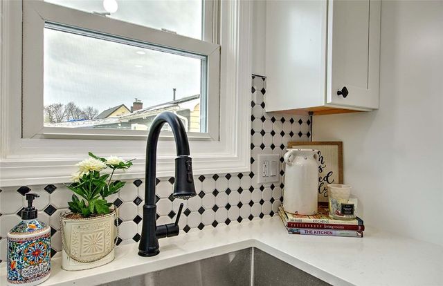 46 Hopewell Avenue, Cranston, RI 02920