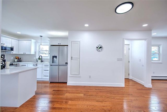 46 Hopewell Avenue, Cranston, RI 02920