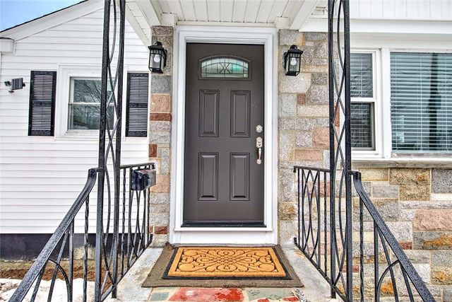 46 Hopewell Avenue, Cranston, RI 02920