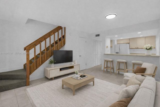 3599 SW 17th St 3599, Miami, FL 33145