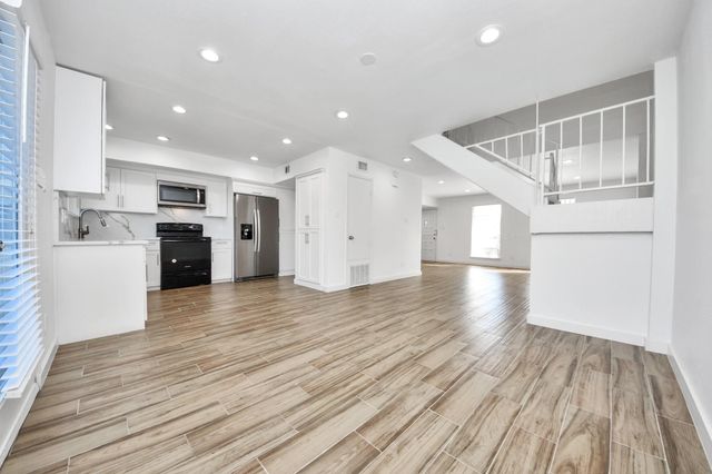 10358 Hammerly Boulevard 18, Houston, TX 77043