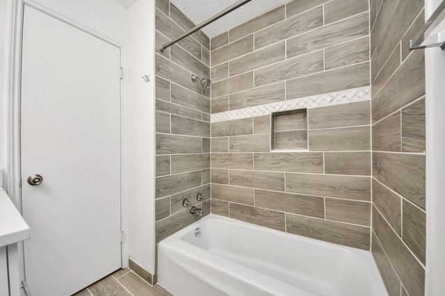 10358 Hammerly Boulevard 18, Houston, TX 77043