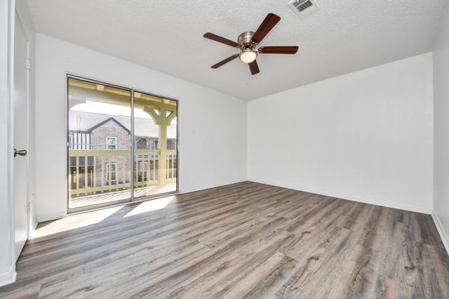 10358 Hammerly Boulevard 18, Houston, TX 77043