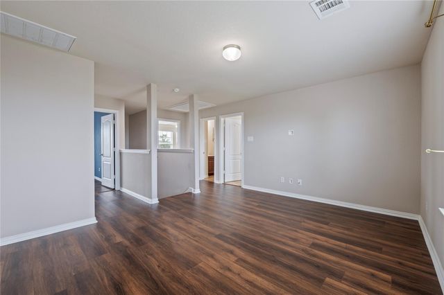 512 Forest Village Circle, La Marque, TX 77568