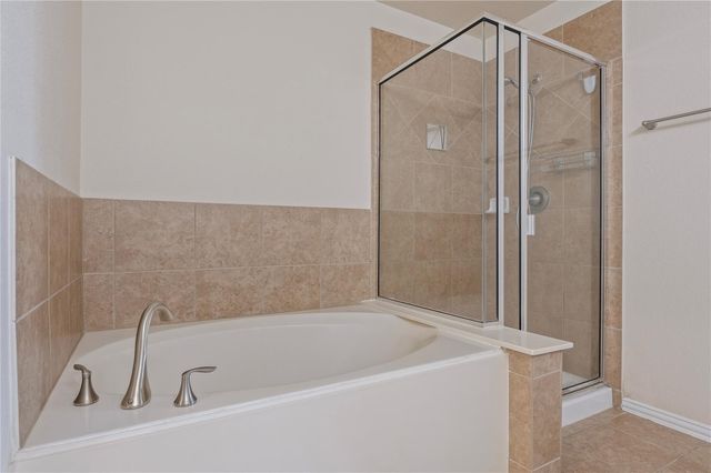 512 Forest Village Circle, La Marque, TX 77568