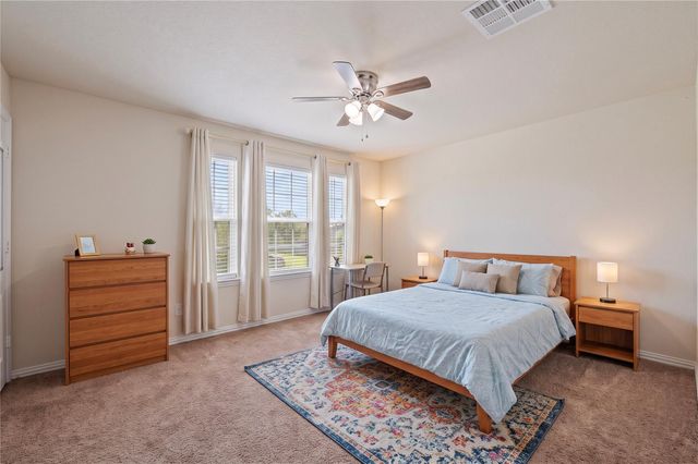 512 Forest Village Circle, La Marque, TX 77568