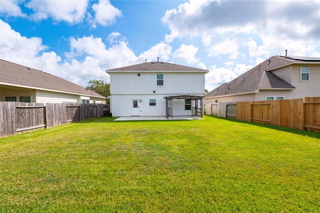 512 Forest Village Circle, La Marque, TX 77568