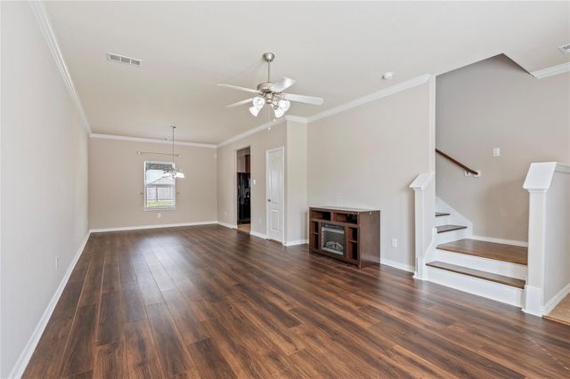 512 Forest Village Circle, La Marque, TX 77568