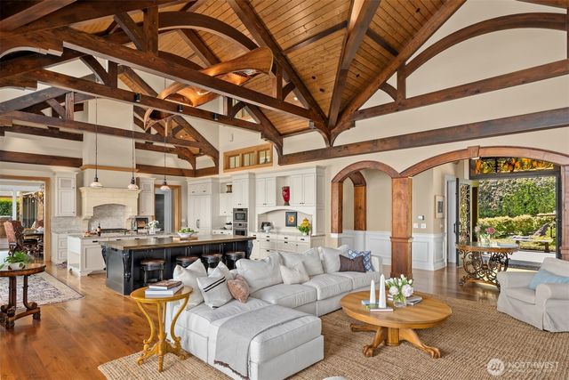 5128 Rockaway Beach Road NE, Bainbridge Island, WA 98110