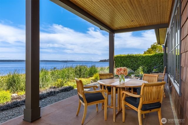 5128 Rockaway Beach Road NE, Bainbridge Island, WA 98110