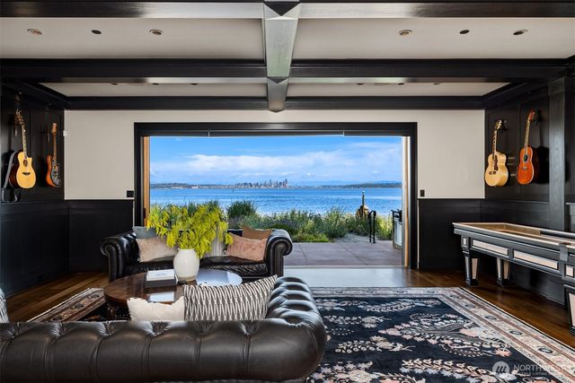 5128 Rockaway Beach Road NE, Bainbridge Island, WA 98110