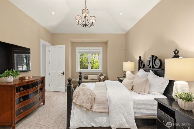 5128 Rockaway Beach Road NE, Bainbridge Island, WA 98110