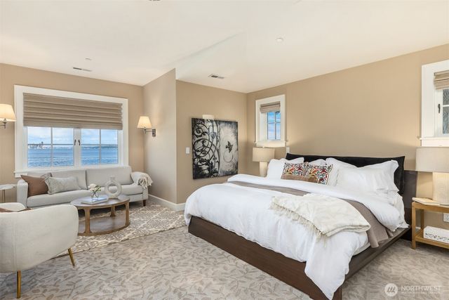 5128 Rockaway Beach Road NE, Bainbridge Island, WA 98110
