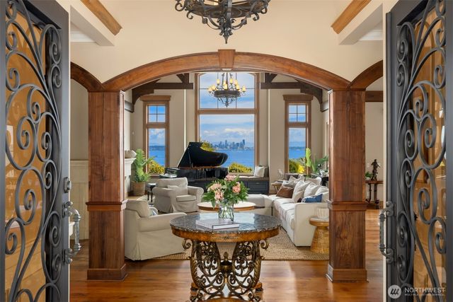 5128 Rockaway Beach Road NE, Bainbridge Island, WA 98110