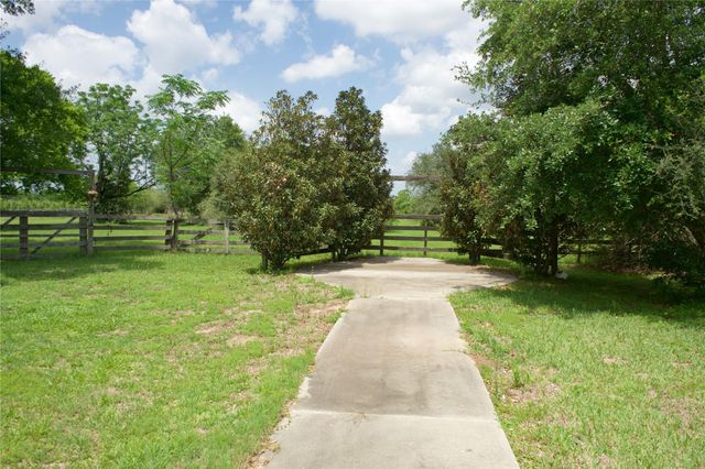 28622 Fm 2920 Road, Waller, TX 77484