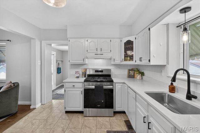 5729 Tholozan Avenue, St Louis, MO 63109