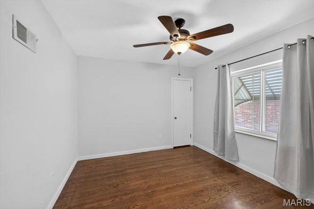 5729 Tholozan Avenue, St Louis, MO 63109