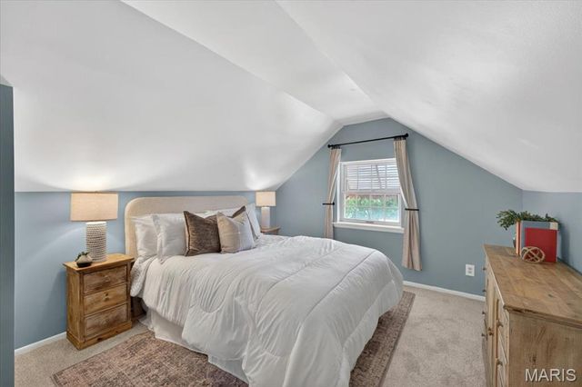 5729 Tholozan Avenue, St Louis, MO 63109