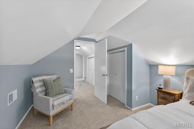 5729 Tholozan Avenue, St Louis, MO 63109