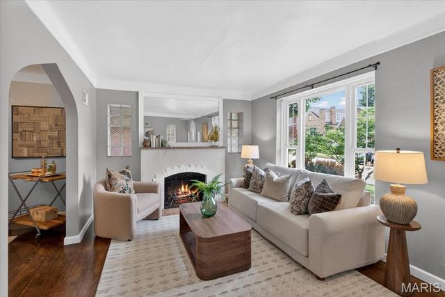 5729 Tholozan Avenue, St Louis, MO 63109
