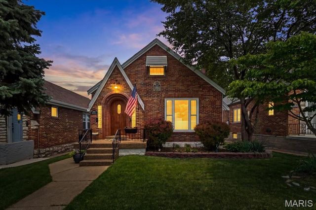 5729 Tholozan Avenue, St Louis, MO 63109