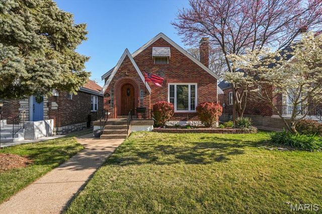5729 Tholozan Avenue, St Louis, MO 63109