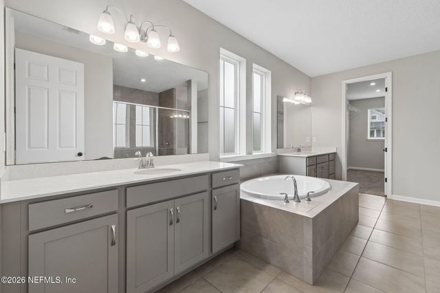 1009 OAKLAND HILLS Avenue, Middleburg, FL 32068