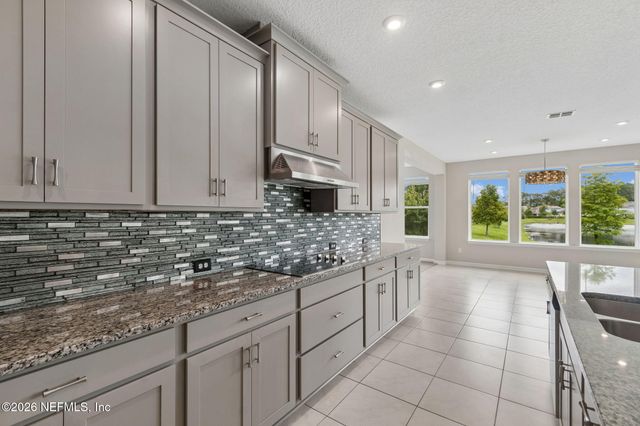 1009 OAKLAND HILLS Avenue, Middleburg, FL 32068