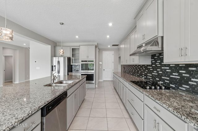 1009 OAKLAND HILLS Avenue, Middleburg, FL 32068