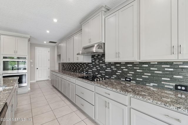 1009 OAKLAND HILLS Avenue, Middleburg, FL 32068