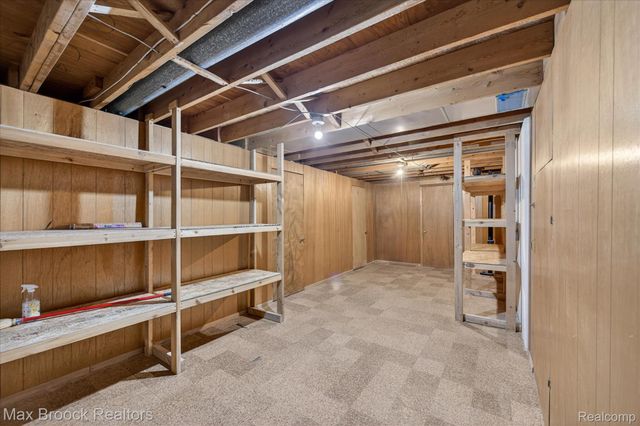 27900 E Larkmoor Street, Southfield, MI 48076