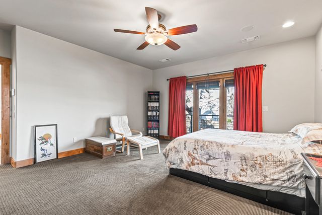 551 Sutton Place, Ashland, OR 97520