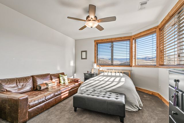 551 Sutton Place, Ashland, OR 97520