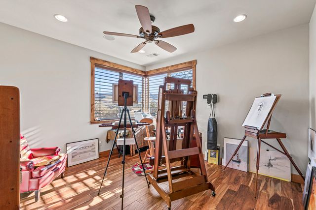 551 Sutton Place, Ashland, OR 97520