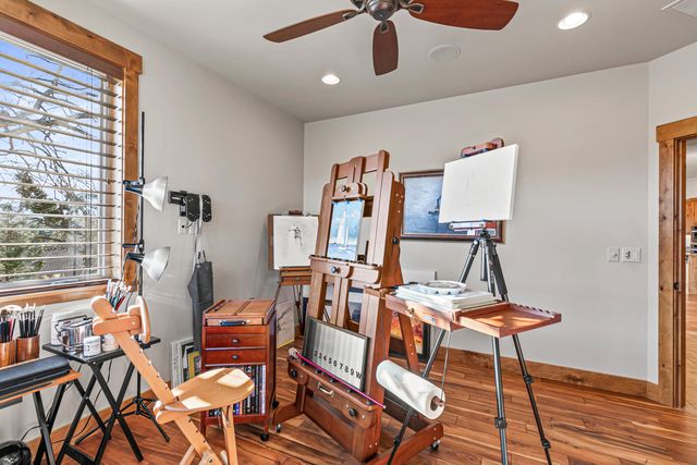 551 Sutton Place, Ashland, OR 97520