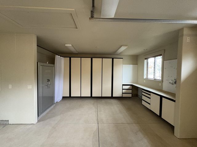 551 Sutton Place, Ashland, OR 97520