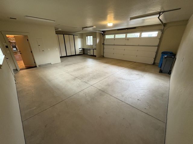 551 Sutton Place, Ashland, OR 97520