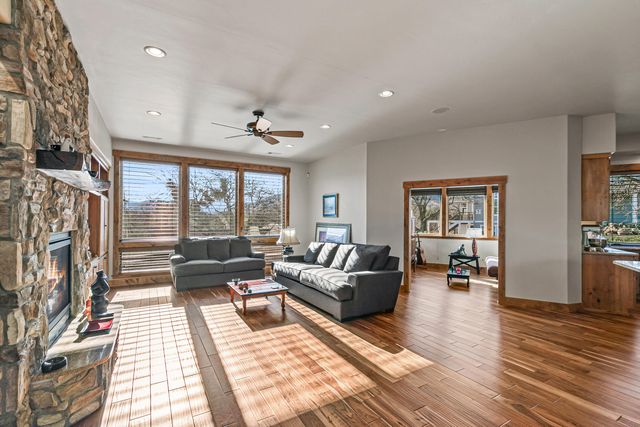 551 Sutton Place, Ashland, OR 97520