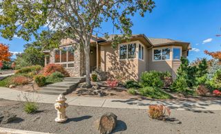 551 Sutton Place, Ashland, OR 97520