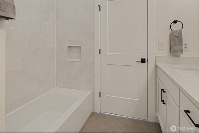 815 130th Avenue NE, Bellevue, WA 98005