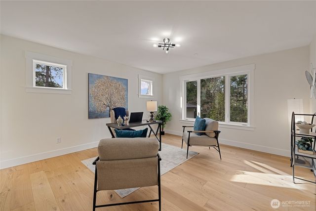 815 130th Avenue NE, Bellevue, WA 98005