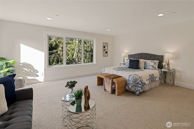 815 130th Avenue NE, Bellevue, WA 98005